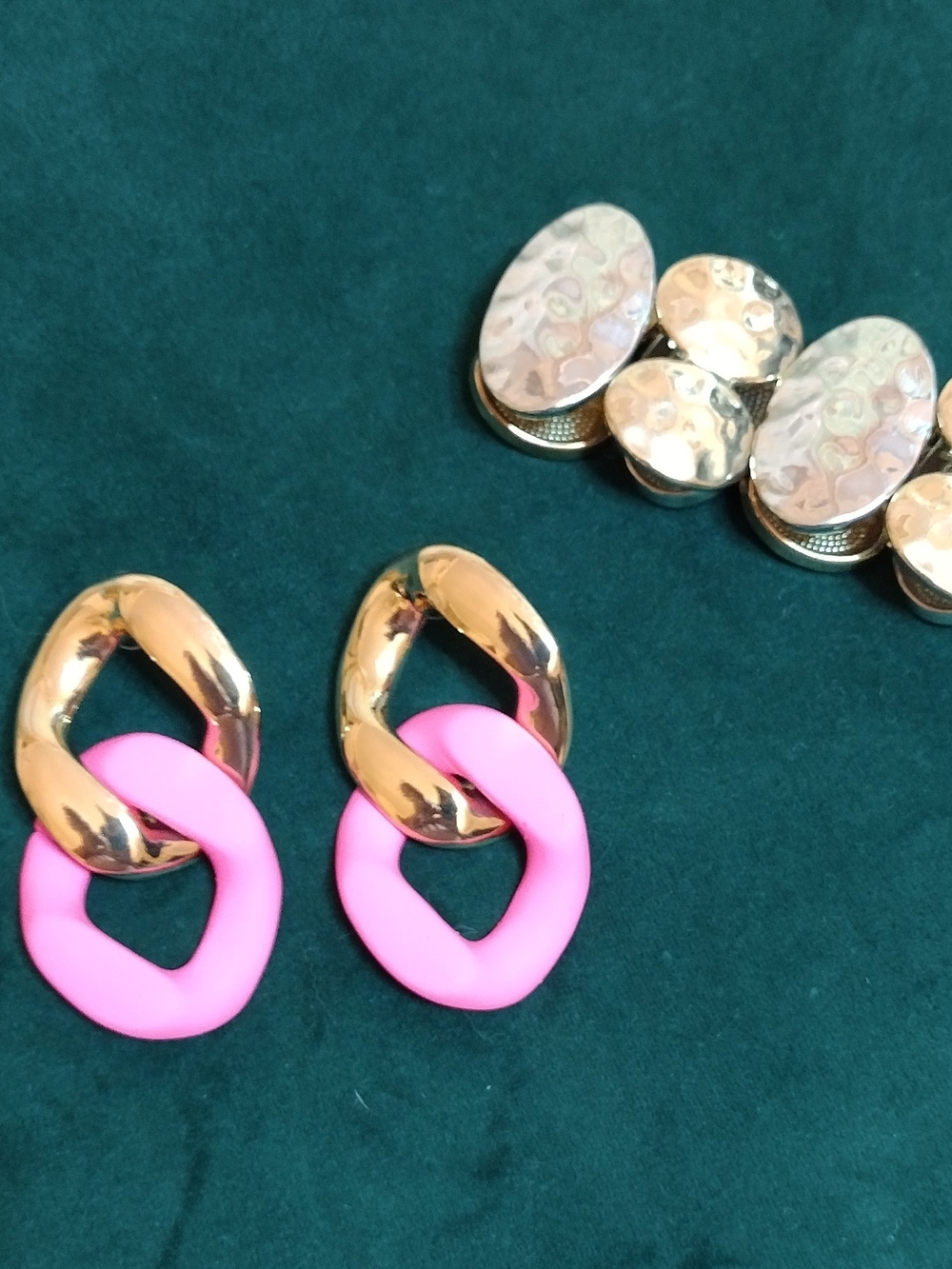 Large Gold-tone and Pink Chain Earrings Stretch Bracelet